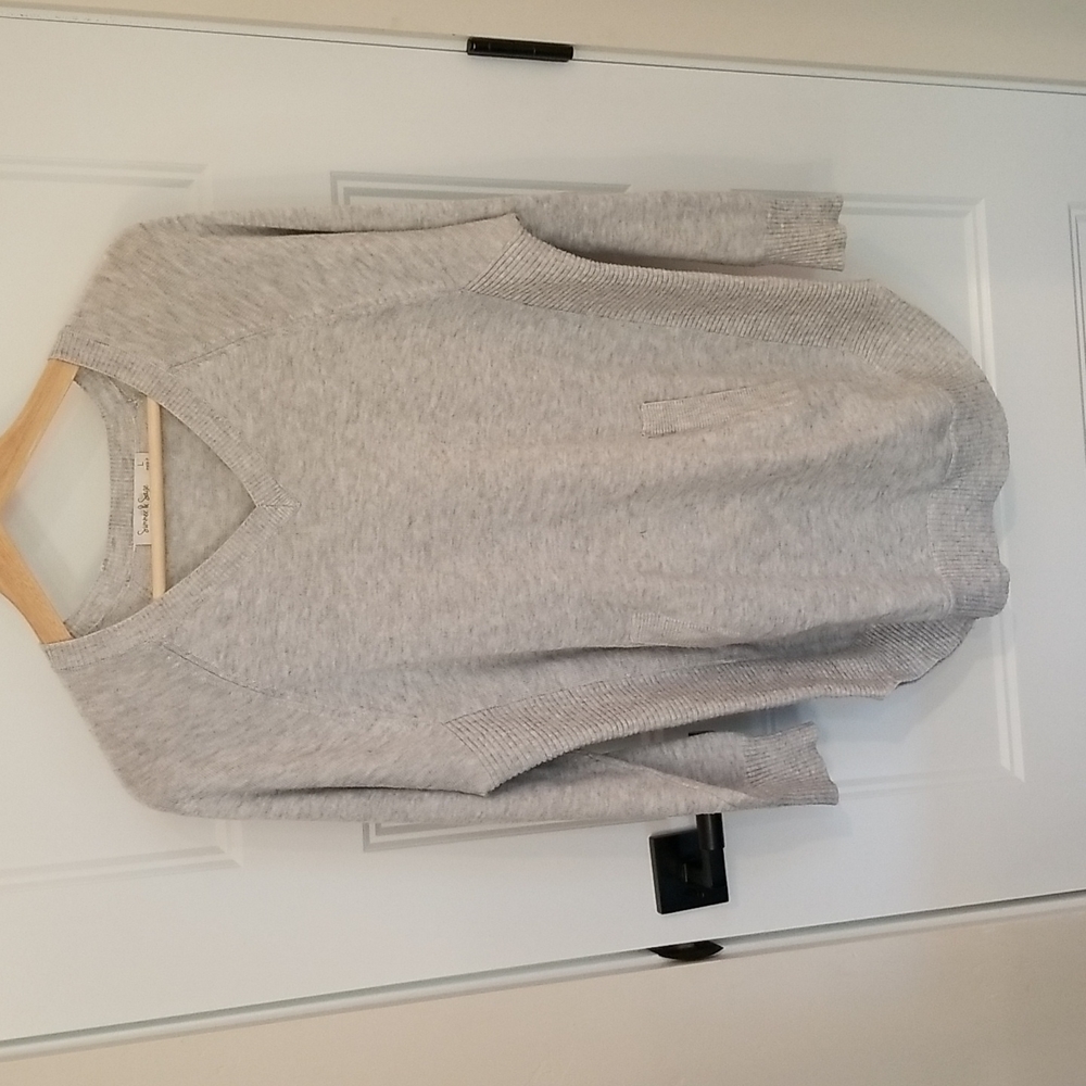 Summer & Sage maternity grey sweater